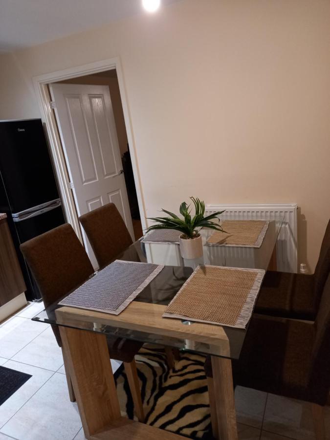 Immaculate 3 Bedroom Property. Nottingham Bagian luar foto