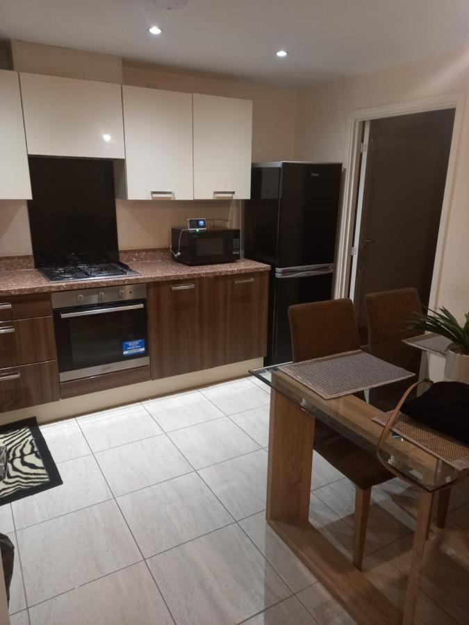 Immaculate 3 Bedroom Property. Nottingham Bagian luar foto